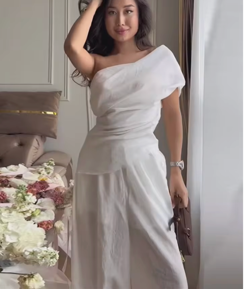 Eloise - Conjunto elegante con hombros descubiertos