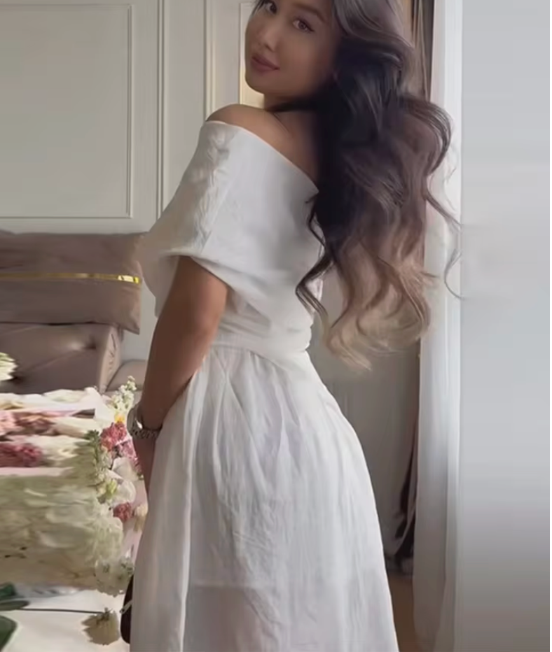 Eloise - Conjunto elegante con hombros descubiertos